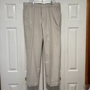 GAP Mens 38 x 32 Relaxed Fit Khakis
